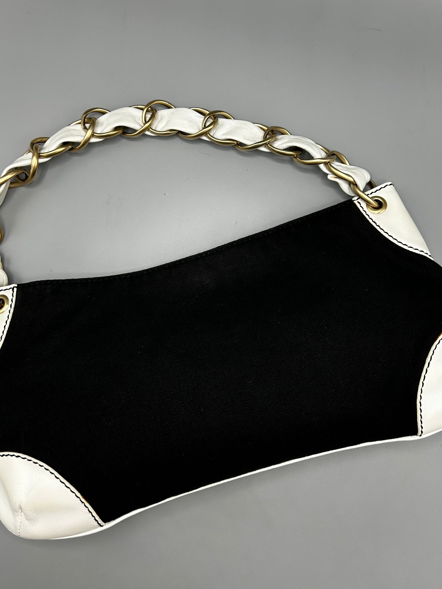 Chanel Olsen Baguette