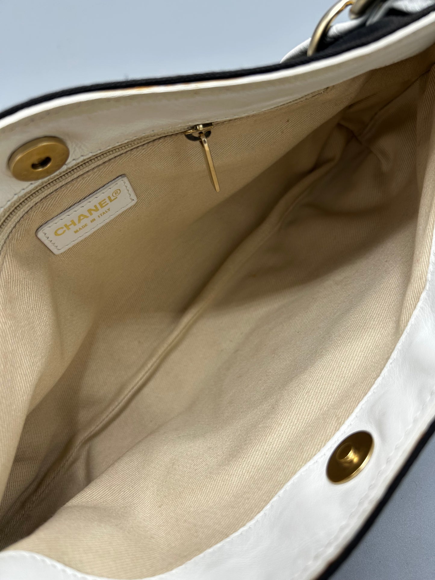 Chanel Olsen Baguette