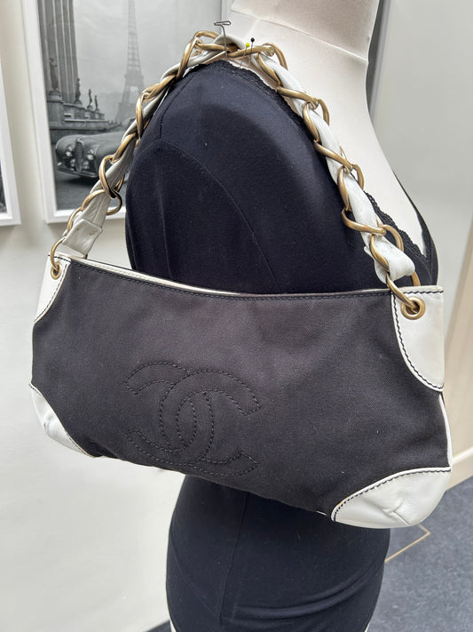 Chanel Olsen Baguette